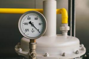 boiler-with-pressure-gauge 